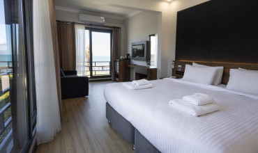 DELUXE SEA VIEW